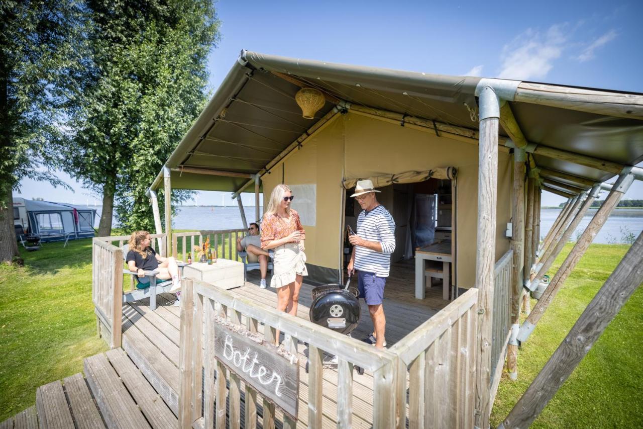 Jachthaven Nieuwboer Hotel Bunschoten Exterior photo